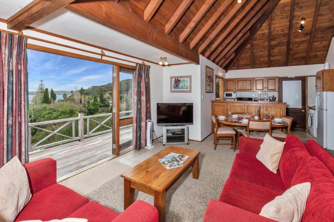 Te Maiki Retreat - Russell Holiday Home Esterno foto