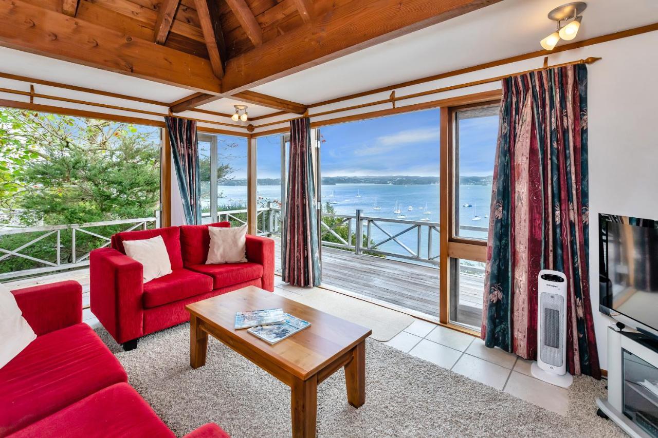 Te Maiki Retreat - Russell Holiday Home Esterno foto