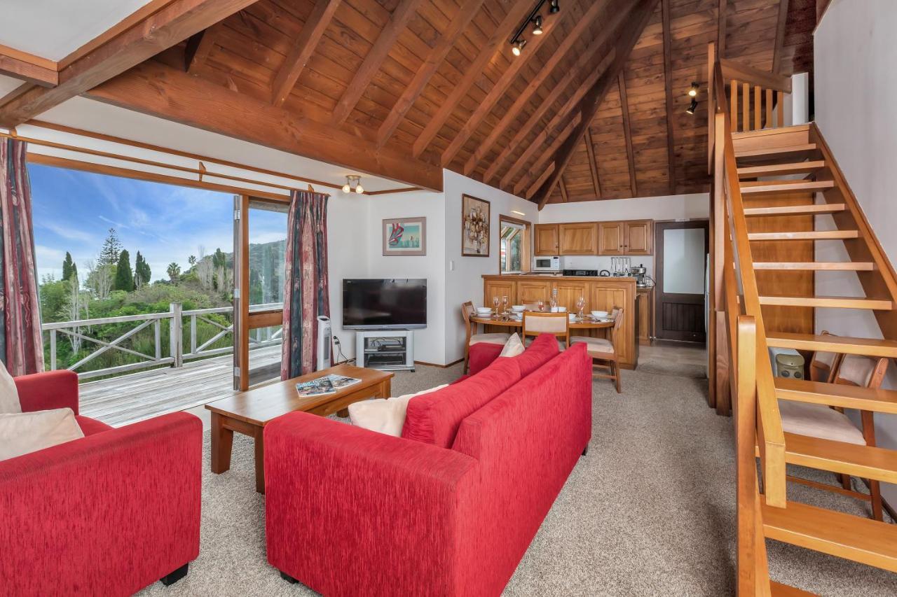 Te Maiki Retreat - Russell Holiday Home Esterno foto